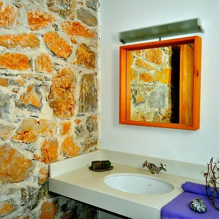 Dimitra アパート アイージャリ